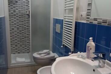 تختخواب و صبحانه Tourist House