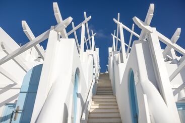 هتل Above Blue Suites