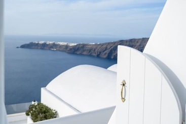 هتل Above Blue Suites