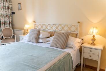 هتل Agriturismo Vecchio Borgo Di Inalbi