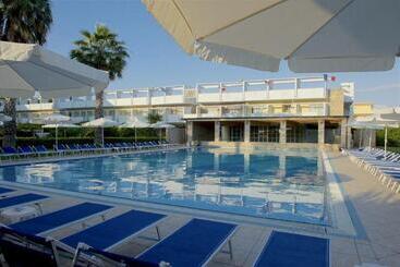 هتل Albergo Mediterraneo