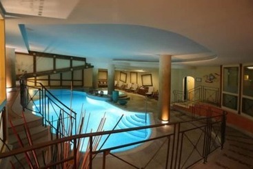 هتل Alpen Suite