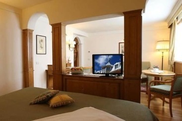 هتل Alpen Suite