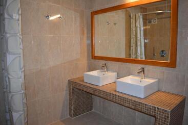 هتل Anemomilos Suites
