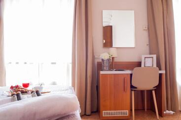 هتل Ares Milano