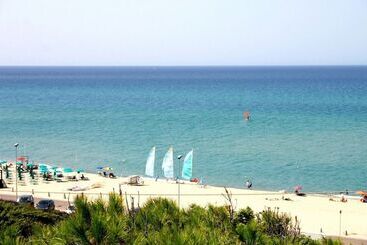 هتل Residenza Pierre Et Vacances Badus