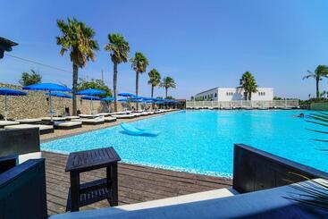 酒店 Amareclub Baia Dei Turchi Resort   Adults Only