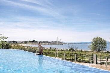 هتل Belambra Clubs Port Camargue   Les Salins