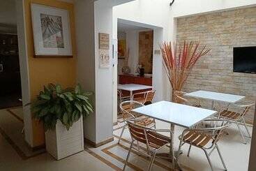 هتل Boutique Confort Suites