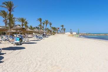 هتل Club Palm Azur Families And Couples