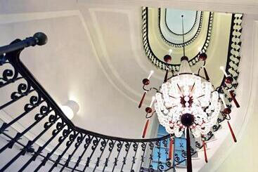 هتل Albergo Palazzo Decumani
