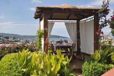 El Vino Hotel & Suites