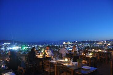 El Vino Hotel & Suites