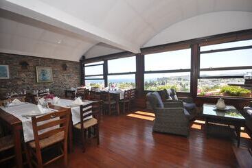 El Vino Hotel & Suites