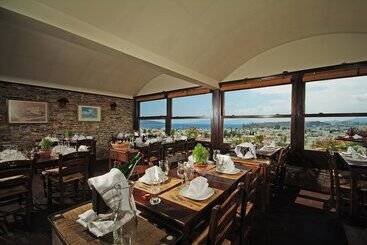 El Vino Hotel & Suites