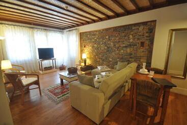 El Vino Hotel & Suites