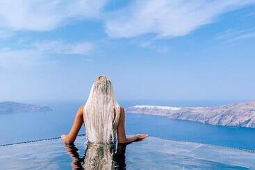 هتل Altana Heritage Suites
