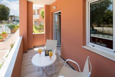 هتل Chrispy Beach Resort, Agia Marina