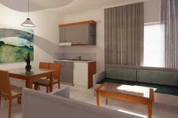 هتل Chrispy Beach Resort, Agia Marina