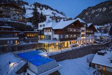 هتل Interski