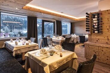 هتل Interski