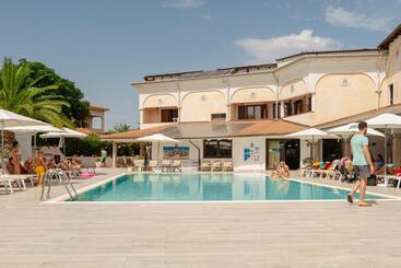 هتل Club Le Rose