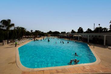هتل Nicolaus Club Magna Grecia