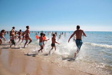 هتل Nicolaus Club Magna Grecia