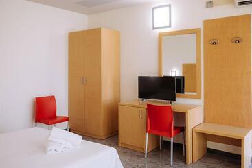 هتل Nicolaus Club Magna Grecia