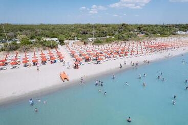 هتل Nicolaus Club Magna Grecia