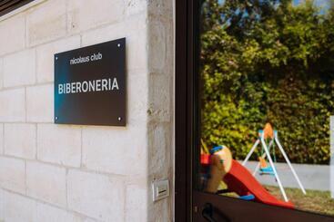 هتل Nicolaus Club Magna Grecia
