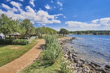 هتل Panorama Mobile Homes In Camping Park Umag