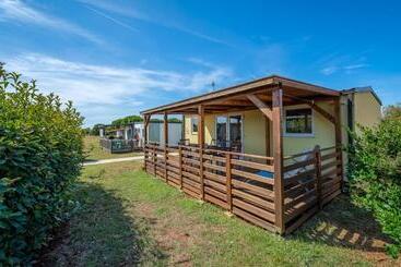هتل Panorama Mobile Homes In Camping Park Umag
