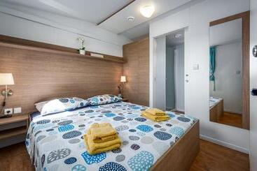 هتل Panorama Mobile Homes In Camping Park Umag
