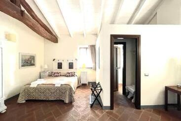 هتل Relais Palazzo Paleologi Sec.xiv
