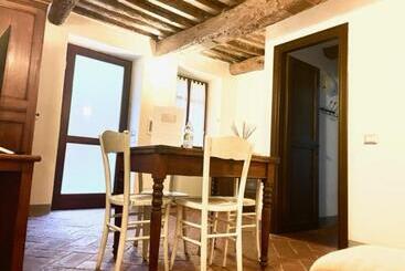 هتل Relais Palazzo Paleologi Sec.xiv