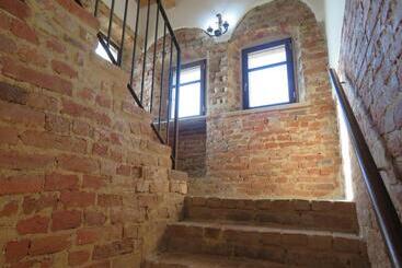 هتل Relais Palazzo Paleologi Sec.xiv