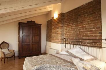 هتل Relais Palazzo Paleologi Sec.xiv