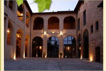 هتل Relais Palazzo Paleologi Sec.xiv