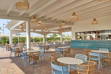 هتل Serenusa Resort