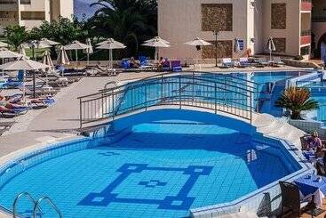 هتل Vantaris Palace