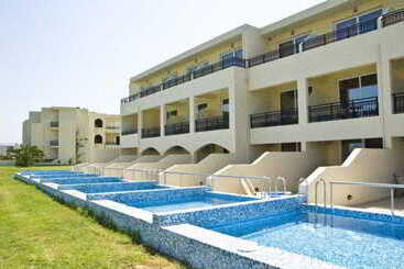 هتل Vantaris Palace