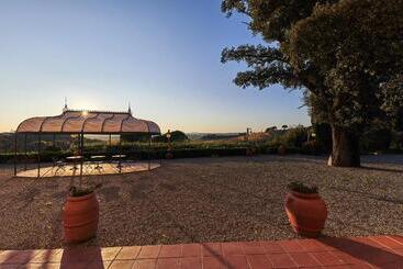 هتل Villa Curina Resort
