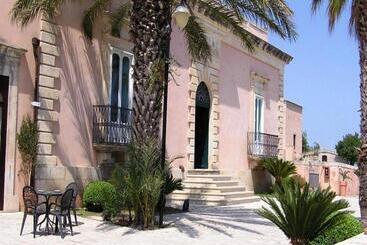 هتل Villa Principe Di Belmonte