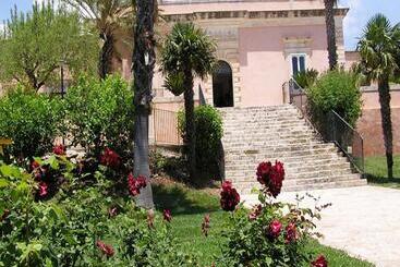 هتل Villa Principe Di Belmonte