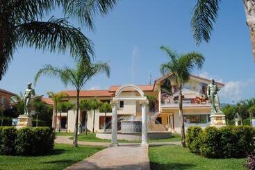 هتل Village & Residence Club Aquilia