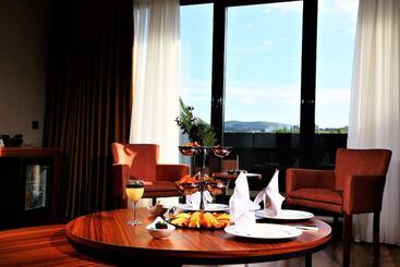 هتل Hilas Thermal Resort & Spa