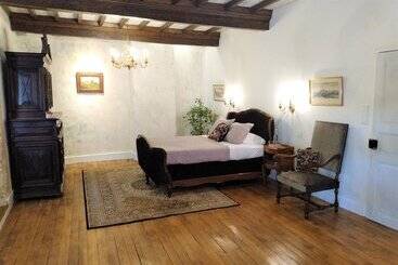 تختخواب و صبحانه Chateau De Balsac