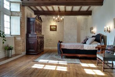 تختخواب و صبحانه Chateau De Balsac