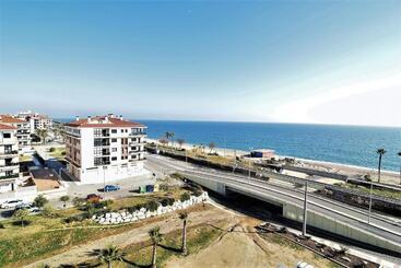هتل Homeholidaysrentals  Maritim V